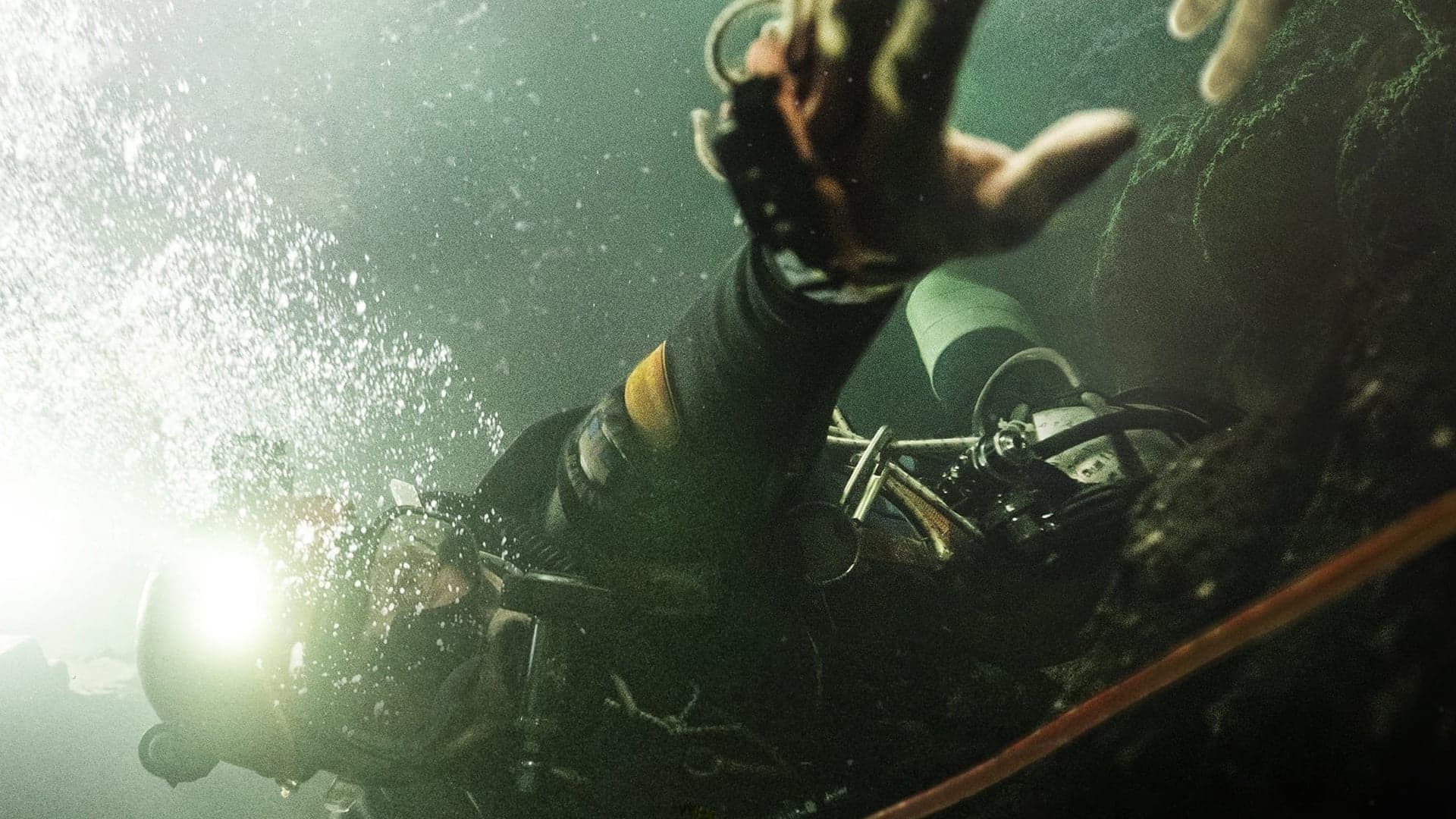 Thirteen Lives screenshot 1