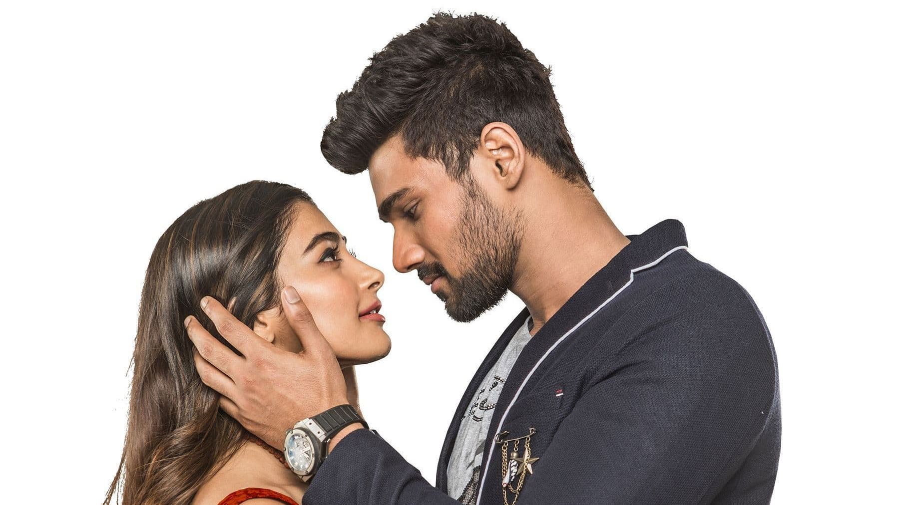 Saakshyam screenshot 1